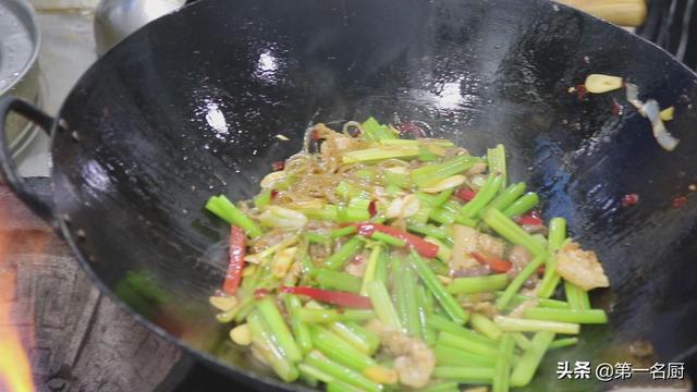 芹菜15种做法，芹菜的做法大全家常（清脆爽口超下饭）