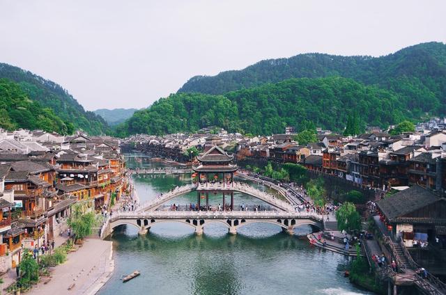 湘西鳳凰古城在哪個市,湘西鳳凰古城離張家界多遠(湘西明珠湖南鳳凰