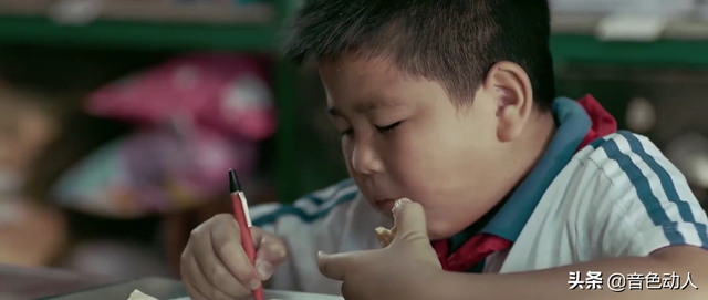 童年的歌词完整版，童年歌词完整版（罗大佑《童年》这首歌背后的故事争议）