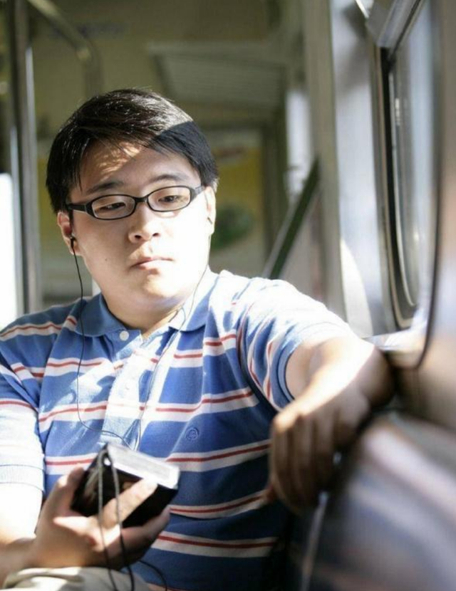 郝邵文资料，从红极一时到销声匿迹（郝邵文图片）