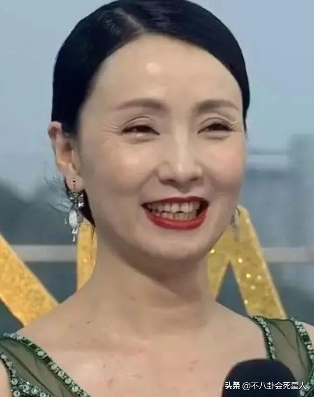 眼睛亮的人有灵气，眼睛有灵性的女人（却“败”在眼皮的明星）