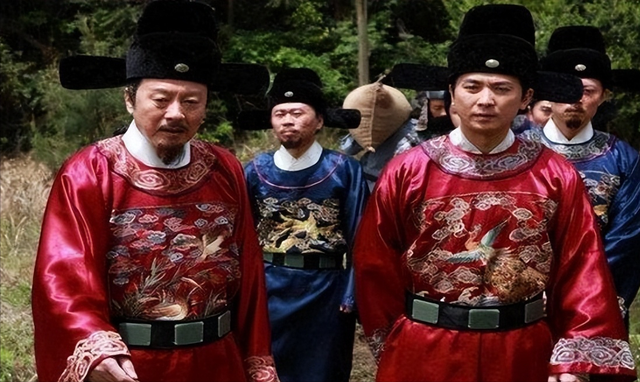 布政使相当于现在什么官，布政使相当于现在什么官职（主管一省的政务经济教育等）