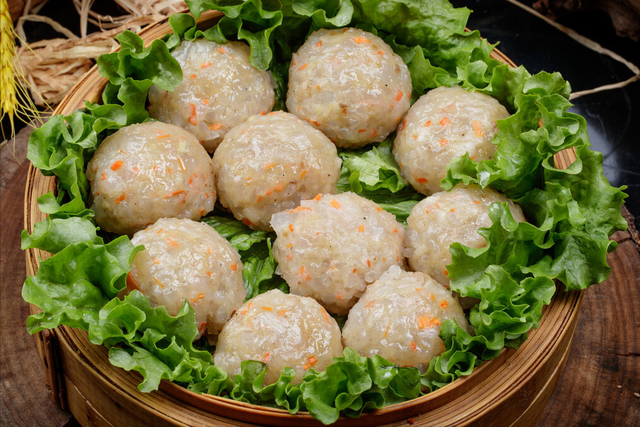 正宗猪肉丸子的配方窍门，做猪肉丸子的配方比例（放料太多不好吃）