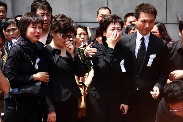 cctv主持人，最美cctv主持人（央视再也见不到的4位主持人）