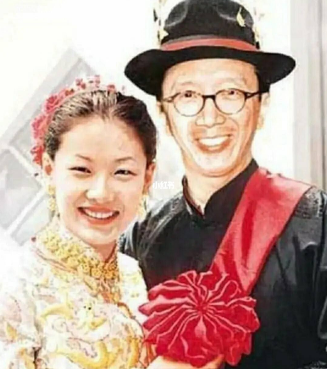 伏明霞的无性婚姻，伏明霞什么时候离的婚（伏明霞24岁嫁50岁富商）