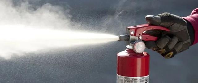 消防员灭火简笔画，消防员灭火简笔画图片大全（综合创意画--呲呲呲）