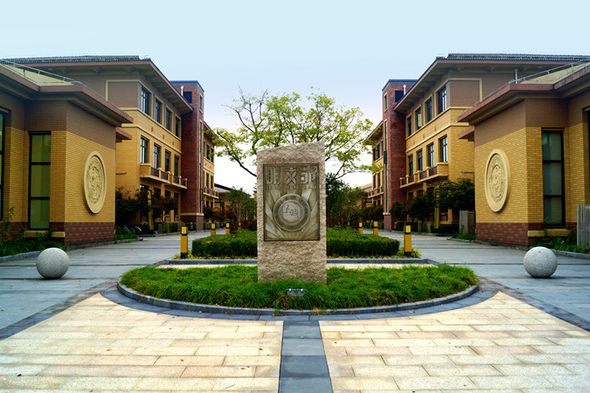 上海政法学院纪录片学院，2021上海政法学院有哪些专业（解读上海政法学院2022年录取分数线）