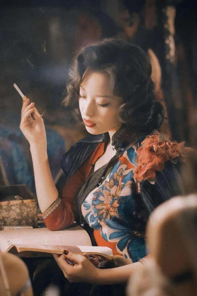 什么人适合穿旗袍，旗袍适合什么人群穿（什么样的女人穿旗袍最好看）