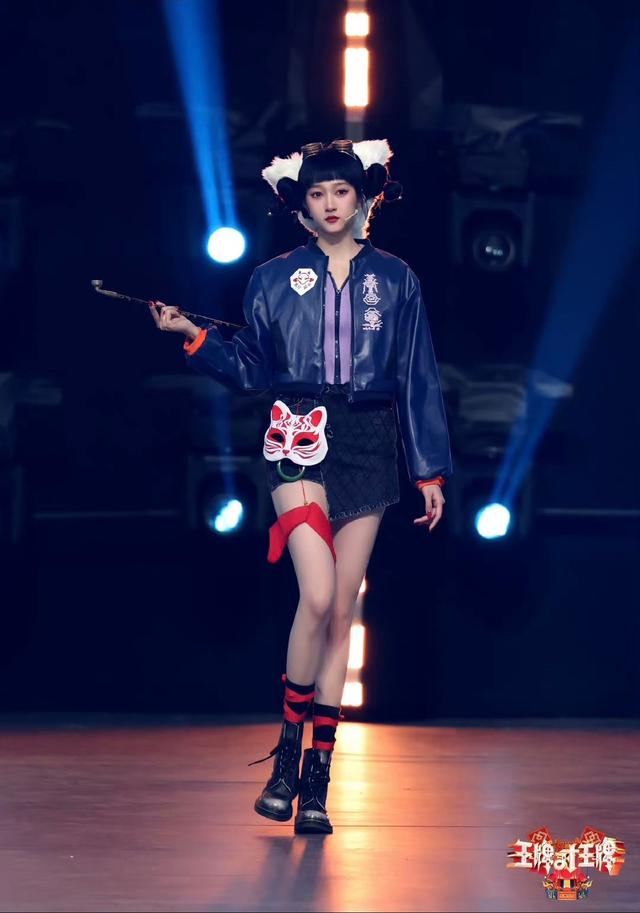 白蛇缘起宝青坊主，《白蛇·缘起》中宝青坊主双面狐狸的形象（关晓彤cos白蛇宝青坊主）