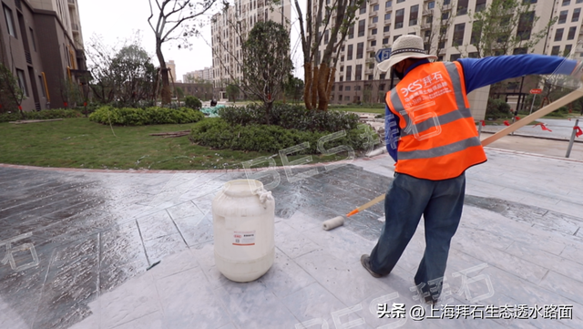 上海清水压模地坪，卡麦石材和黄金麻光洁度哪个好（压印混凝土施工要点及通病防治）