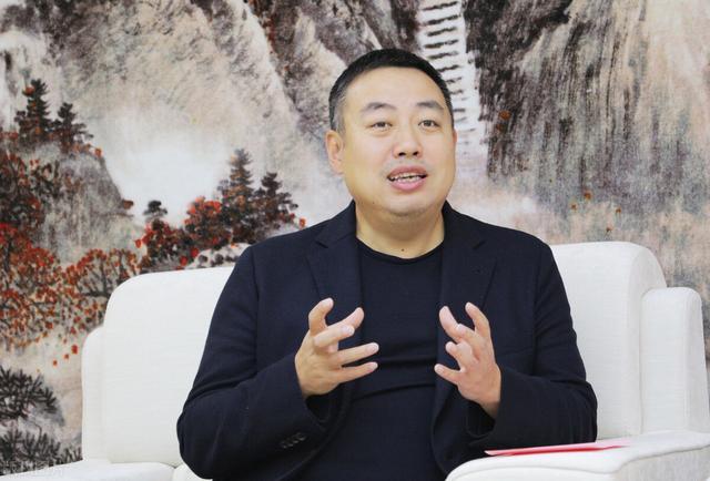 刘国梁简历及个人资料简介，乒乓球冠军刘国梁简历（刘国梁走上新职位打拼）
