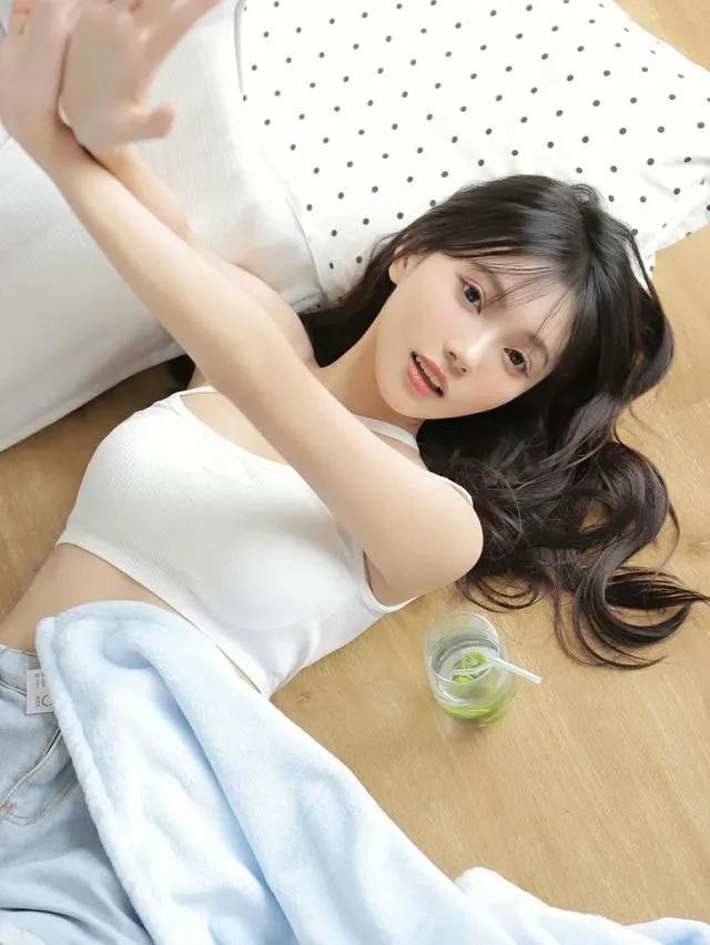 个人写真摄影馆，个人写真在哪里有的拍（白裙子小吊带甜美迷人…）