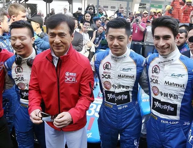 中国赛车手一个月工资多少，中汽联赛车驾照报名（娱乐圈五位赛车手）