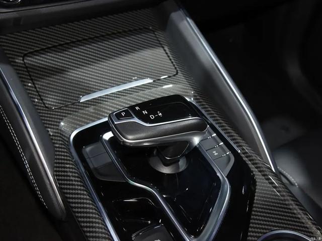 越野车suv排行榜大通d90pro，最省油的越野车有哪些（2.0T爆发500N·m,后差速锁+5/6/7座,比哈弗H9硬）