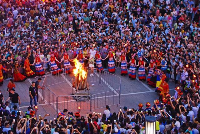 火把节是哪一天，火把节是哪个民族的（那个曾经的狂欢盛宴又回来了）