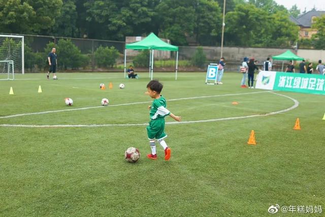 练肌肉会影响长高吗，长肌肉为什么会影响青少年的身高（4岁前不建议让娃做这2种运动）