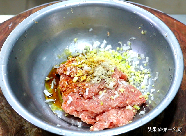 猪肉丸子汤的做法，豆腐猪肉丸子汤的做法（分享4道丸子汤）