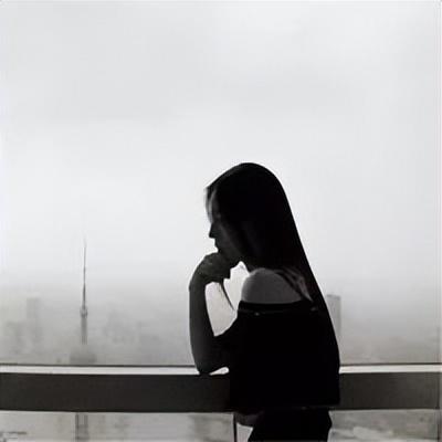 黑白风微信头像，黑白系微信头像（微信头像 ， 黑白伤感头像）