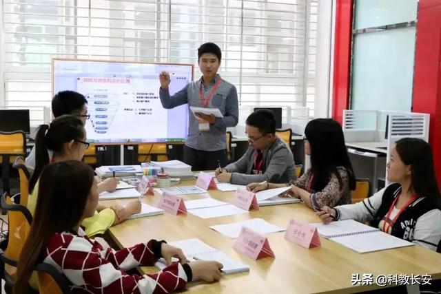 西安培华学院学费多少，西安外事学院专科专业有哪些（成就你的灿烂人生）