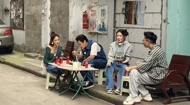 袁弘张歆艺婚礼，袁弘张歆艺人生若只如初见（张歆艺与袁弘坐路边吃饭）