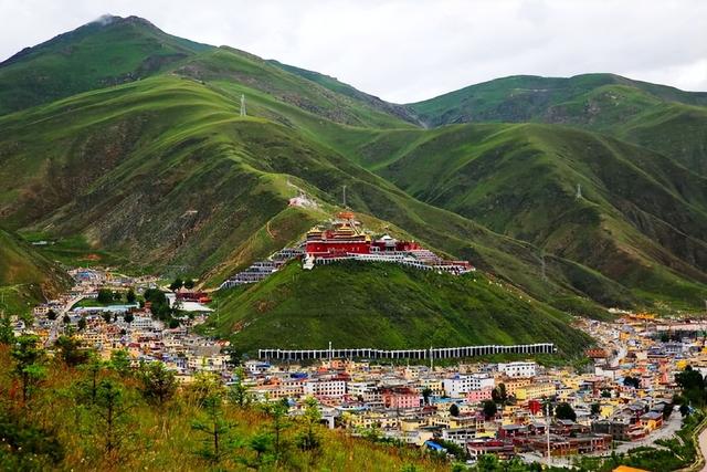 三江源自然保护区，三江源自然保护区旅游（<1>——俯瞰玉树城）