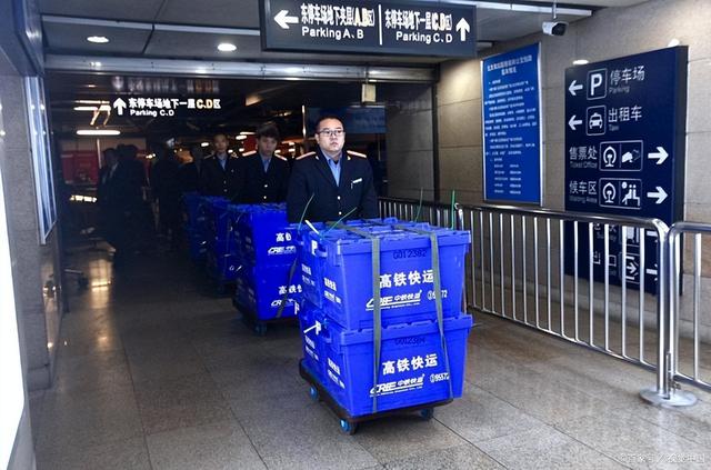 什么快递寄文件快，一般文件寄什么快递（小时递：急件寄什么快递最快）