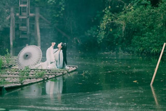 形容相遇美好的古诗，形容相遇美好的古诗句（古今最动人的10首爱情诗）