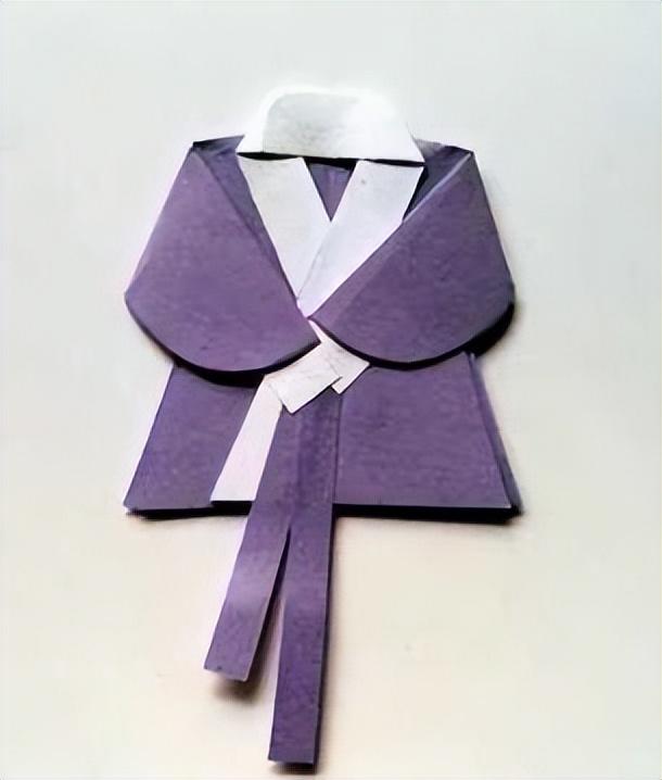 衣服折纸步骤图解，衣服折纸步骤图解简单（用纸折出来的汉服也可以这么好看）