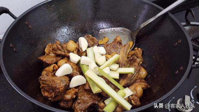 羊头怎么做好吃大全，羊头肉怎么做好吃（试试客家的一个传统做法）