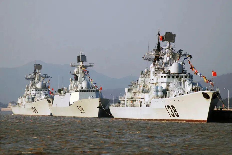 90年代进口的4艘"现代级"驱逐舰,帮了中国海军多大忙?-质信十强榜