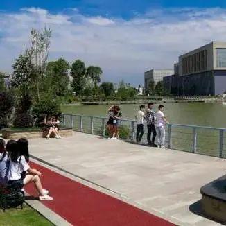 成都工商职业技术学校，四川工商职业技术学院2019年招生章程（打卡这所AAA级景区标准高校）