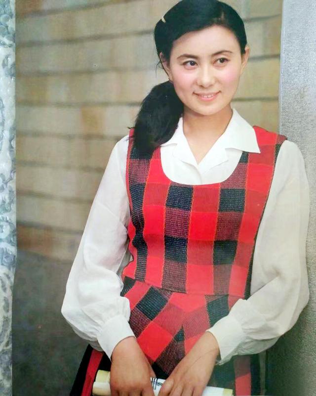 梦见山崩海啸什么意思，梦见山崩海啸,洪水滔天是怎么回事（与刘晓庆结婚离婚）