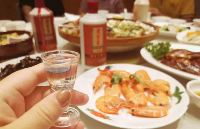 两家亲家聚餐开场白，两家吃定亲饭开场白（说什么开场白能显得大方得体）