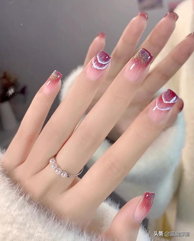 指甲发黄了怎么办，指甲发黄了怎么办小妙招（美甲时间久了为什么会发黄）