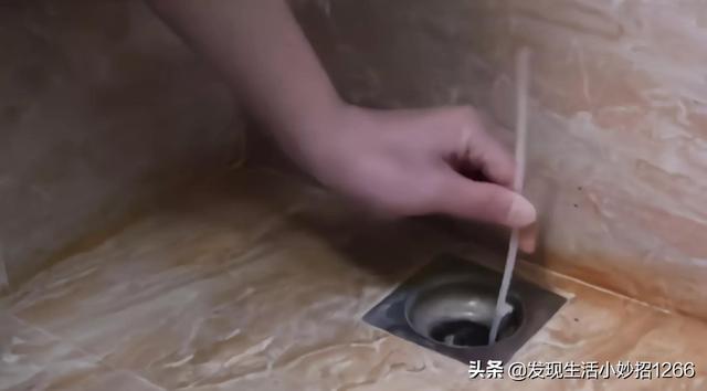 芒果如何快速去皮跟食用，芒果去皮小技巧（分享11个生活小妙招）