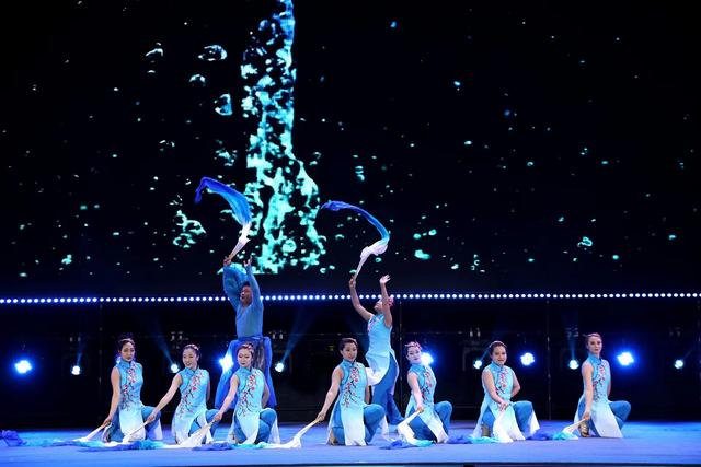 长鼓舞是哪个民族的舞蹈，长鼓舞是中国少数民族的传统舞蹈（文艺演出亮相精彩夜吉林）