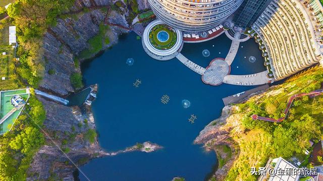 上海深坑酒店的坑是怎么形成的，上海深坑酒店（上海坑最多的地方在松江）