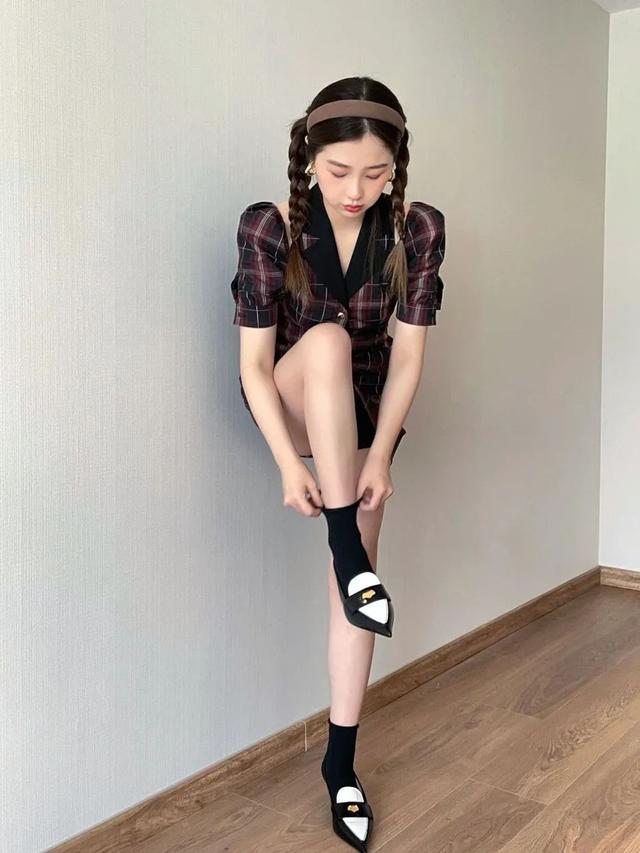 去海边穿什么鞋子合适，去海边沙滩穿什么鞋最合适（今夏最火的4双新鞋）