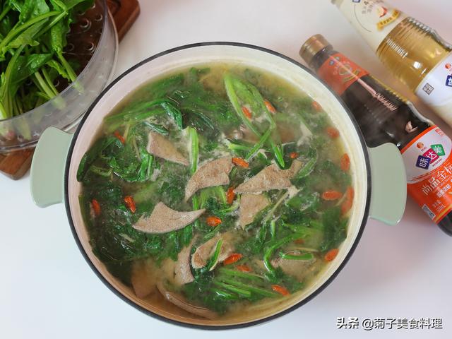 猪肝和菠菜能一起吃吗，菠菜和猪肝可以一起吃吗（猪肝这样处理滑嫩不腥）