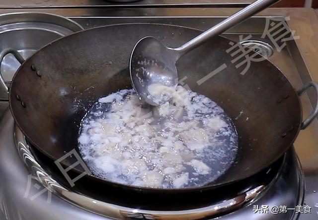 东北乱炖都有什么菜，东北乱炖是东北哪里的菜（东北的四大“硬菜”）