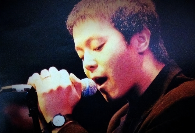 窦唯个人简历资料，从“摇滚歌王”到“流浪歌手”