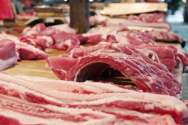 炒猪排骨怎么炒怎么配料最好吃，炒排骨怎么炒好吃又简单（月薪30000总厨教你做）