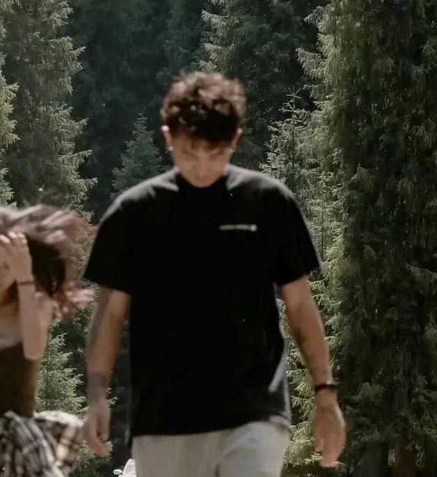 情侣头像，酷酷又拽微信，情侣头像，酷酷又拽（很酷的真人情侣头像）