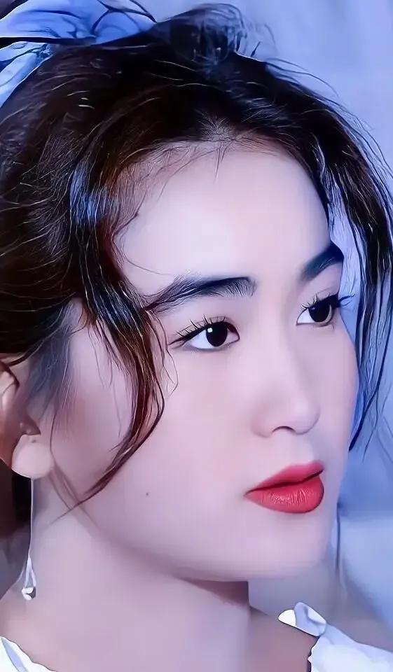 温碧霞年轻的时候有多美，温碧霞年轻时有多美