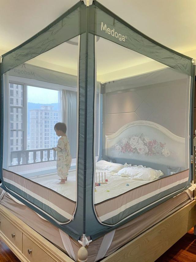 宝宝能感觉到妈妈睡旁边吗，新生儿要挨着妈妈睡吗（那就居家带娃睡大觉）