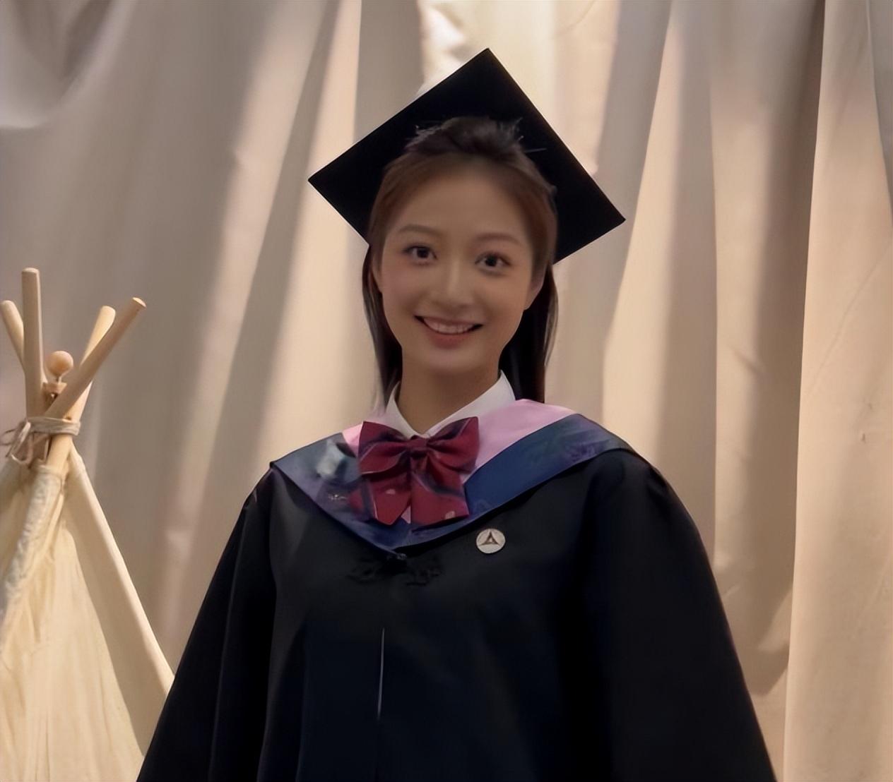 冯琳中国传媒大学(中传校花冯琳主持毕业典礼) - 火句子