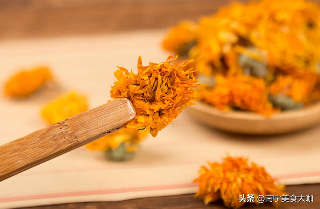 花茶搭配表，简要介绍花茶的各种搭配常见的有哪一些（菊花茶的4样“神仙搭配”）