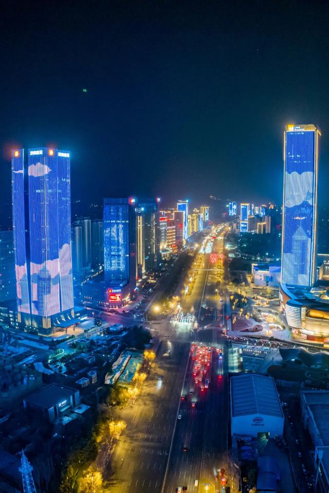 济南旅游攻略必去景点夜景，一定要走进她的夜