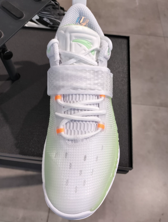 安踏篮球鞋系列如何选择，安踏要疯系列横扫4代篮球鞋曝光