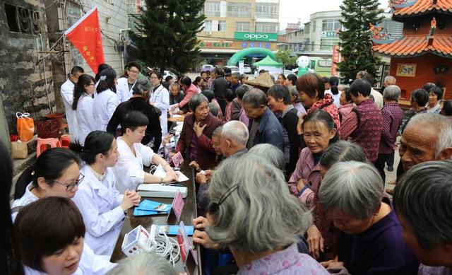 三座大山指的是什么，推翻三座大山指的是什么（推倒老百姓身上的“三座大山”）